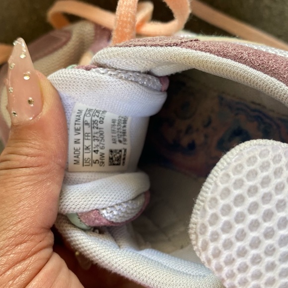 GREAT SALE 5 pare of shoes sandals and sneakers - Picture 6 of 11